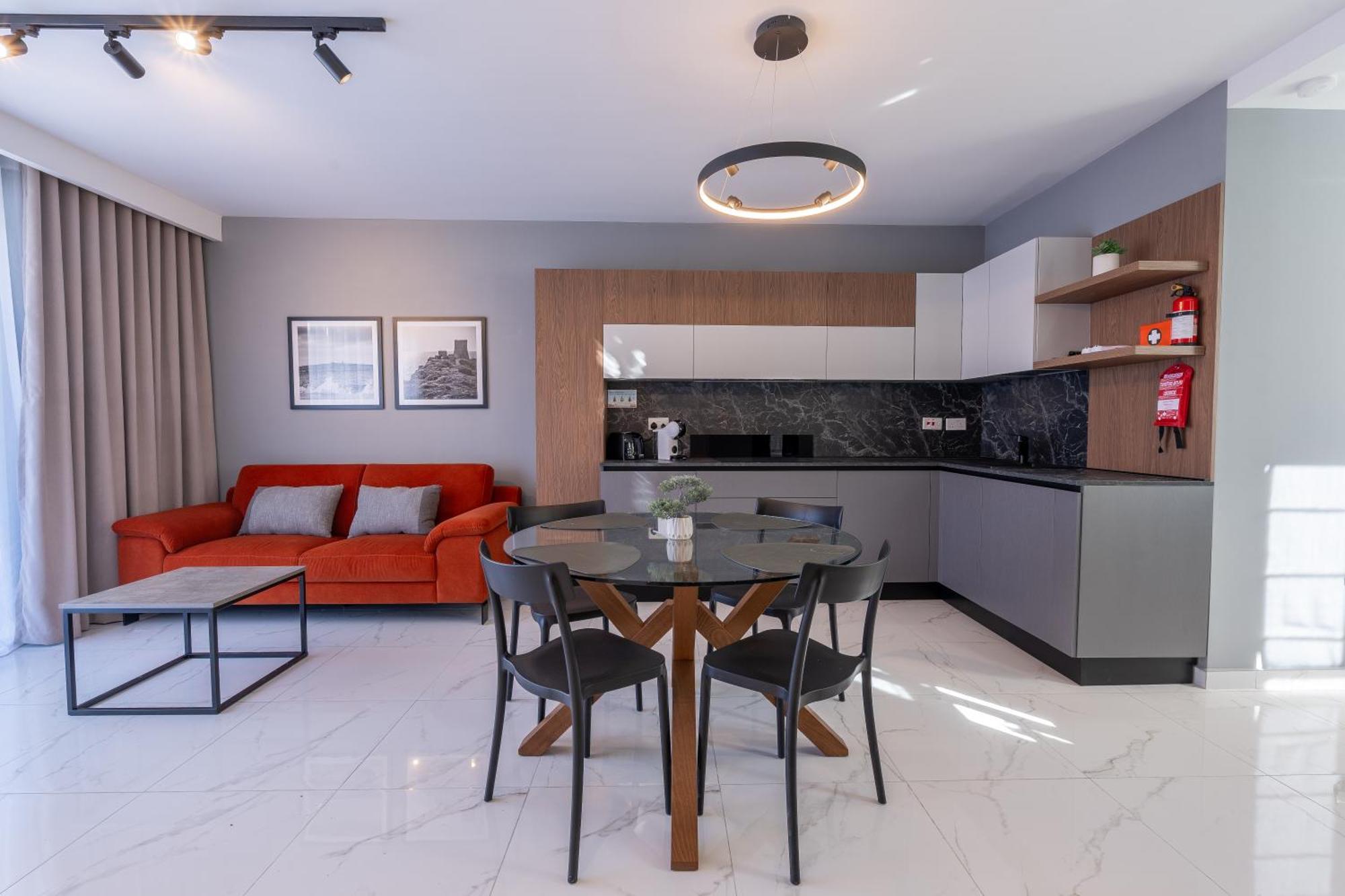 Brand New Luxurious Seafront With View - Prime Location Апартаменты Сент-Полс-Бей